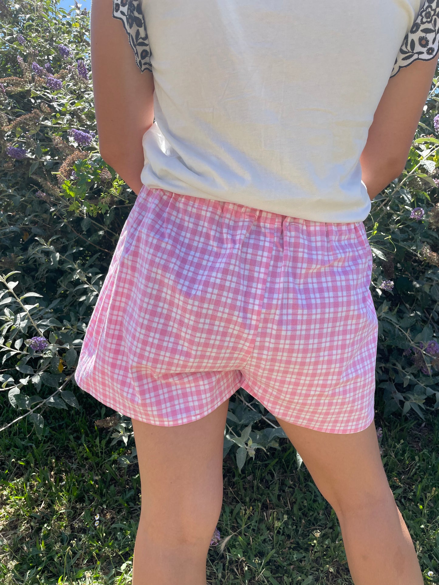 Short à carreaux roses