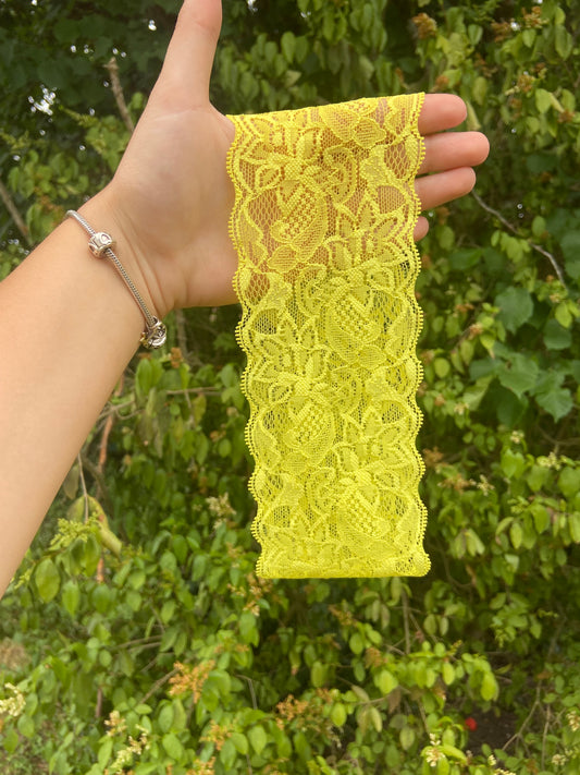 Bandeau en dentelle jaune
