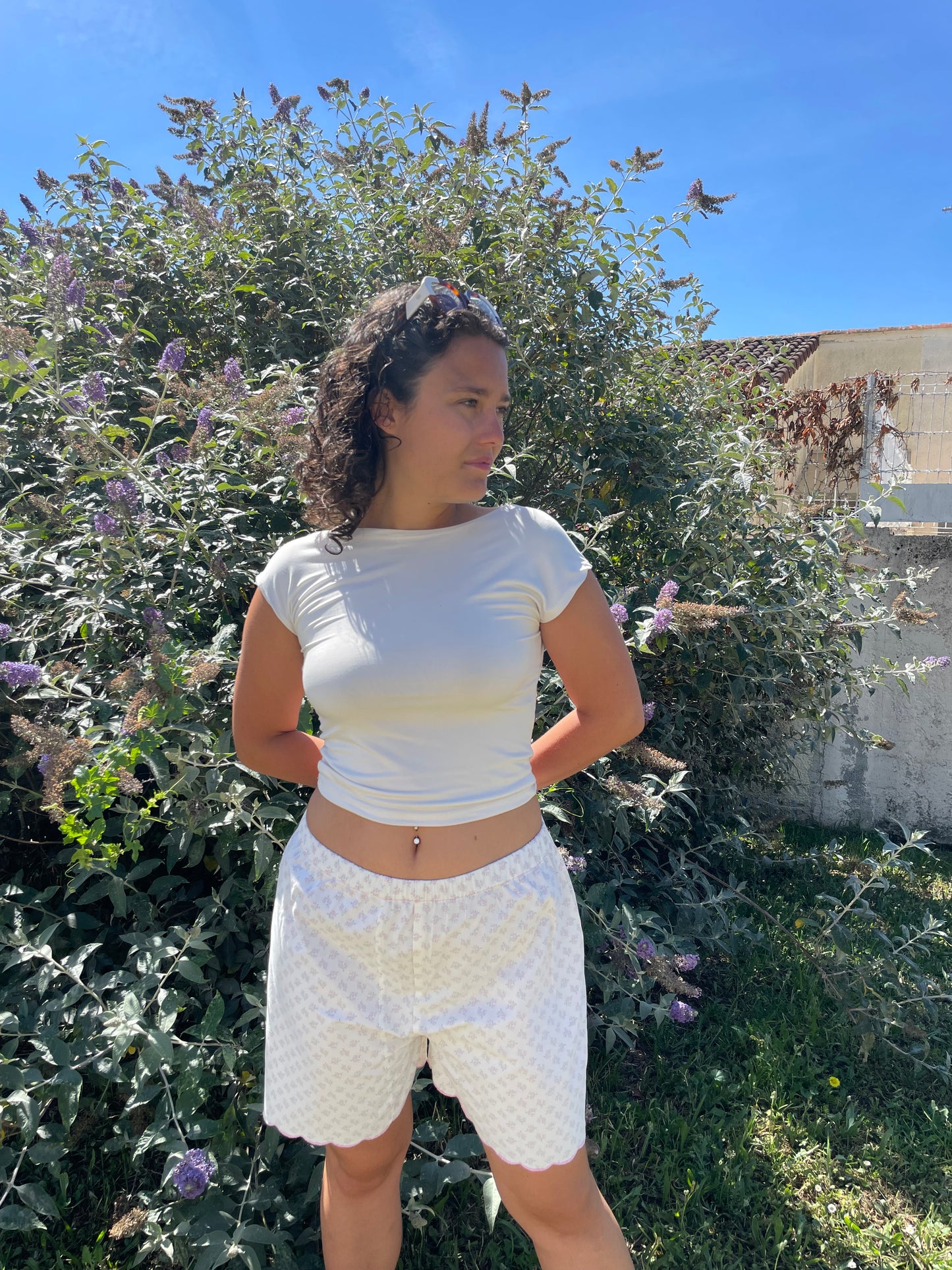 Short à fleurs