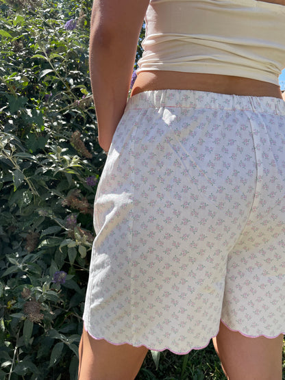 Short à fleurs