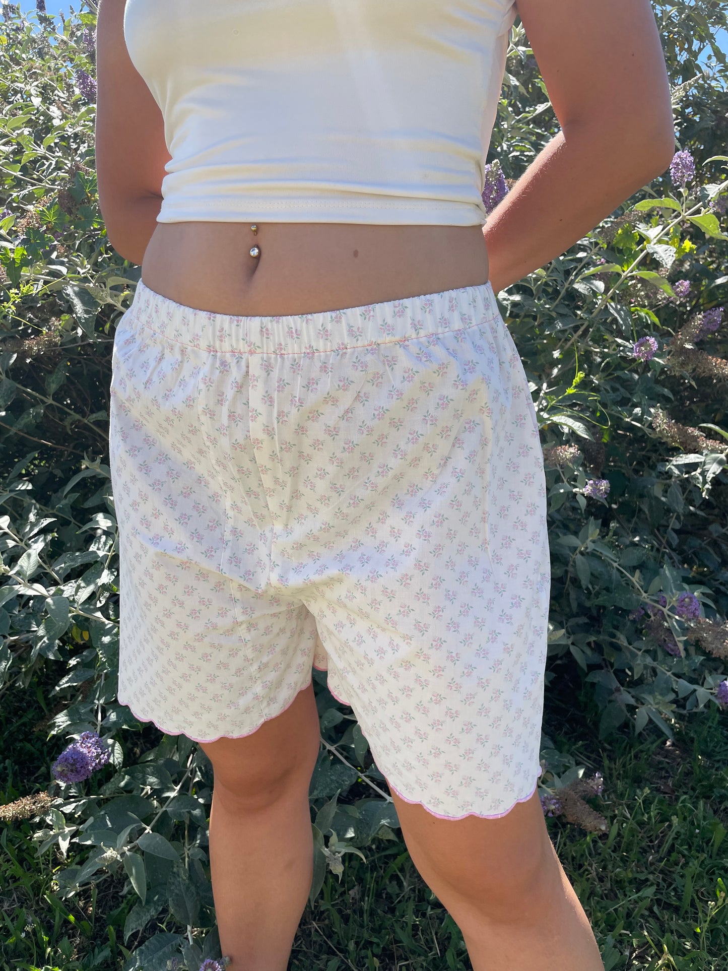 Short à fleurs