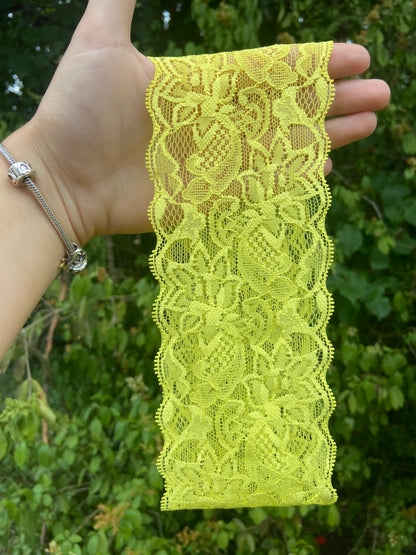 Bandeau en dentelle jaune