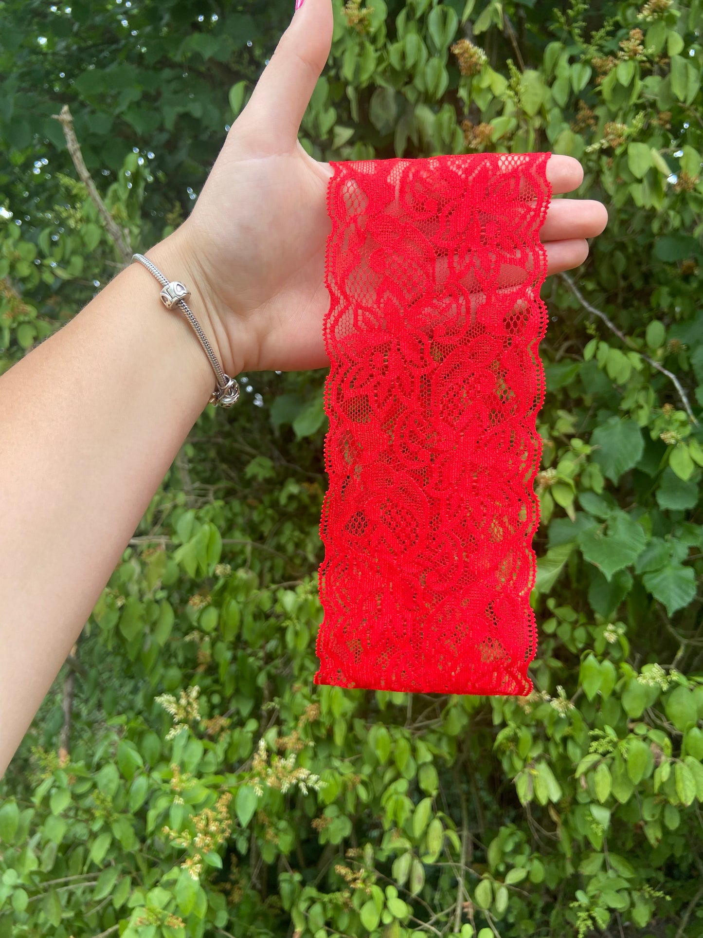 Bandeau en dentelle rouge