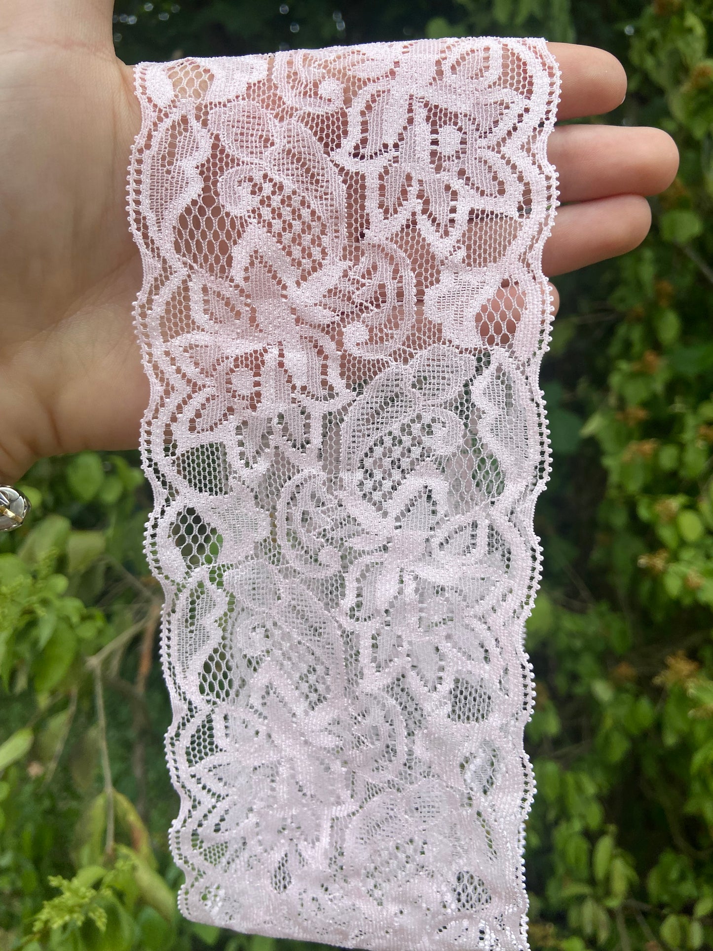 Bandeau en dentelle rose pâle