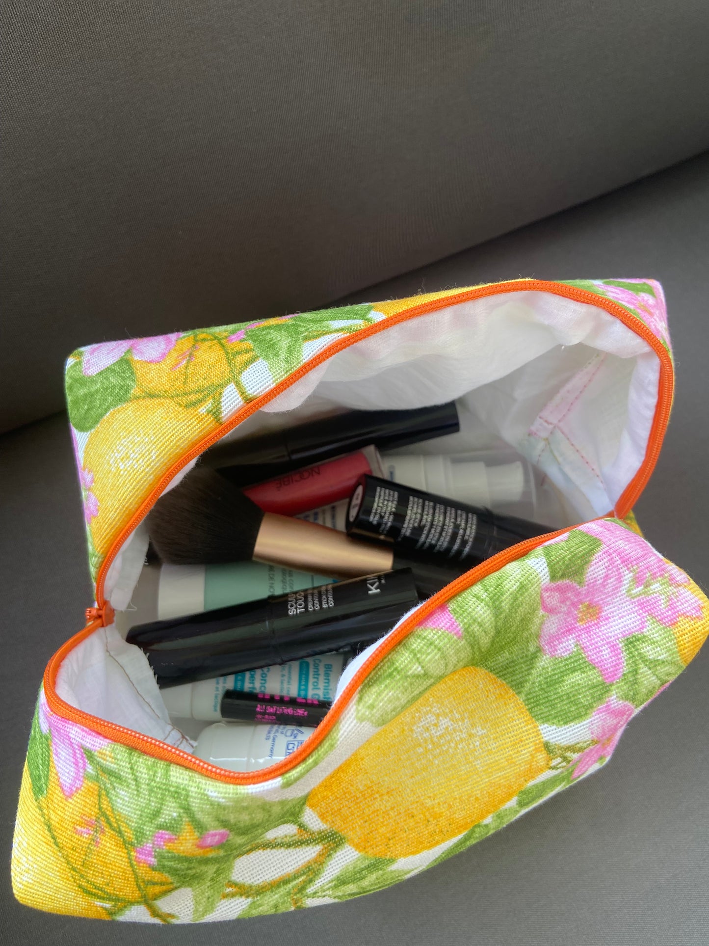 Trousse de voyage au citron