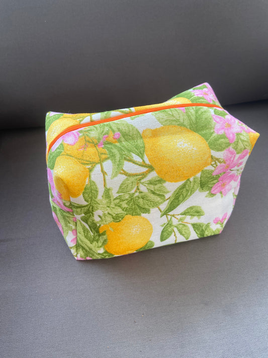 Trousse de voyage au citron