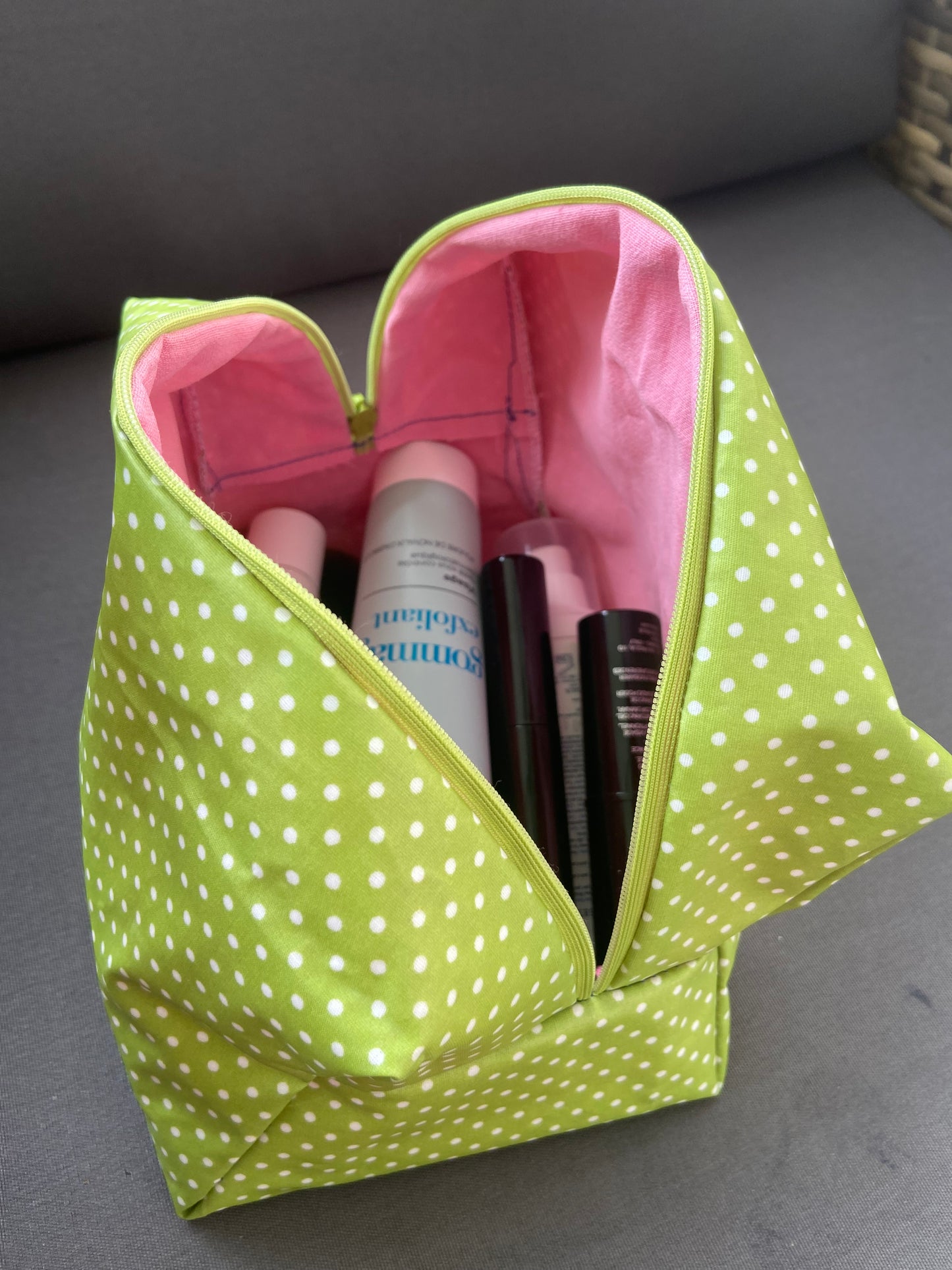 Trousse de voyage à pois