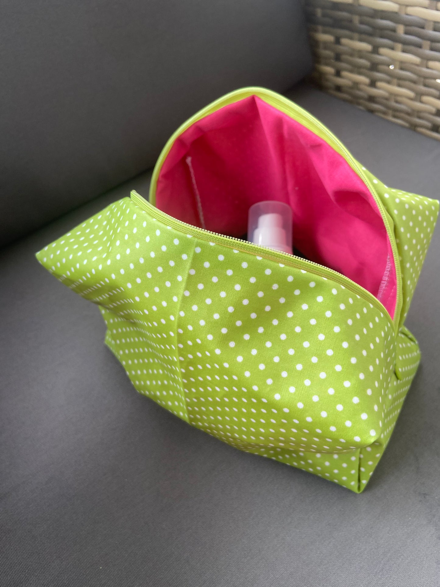 Trousse de voyage à pois